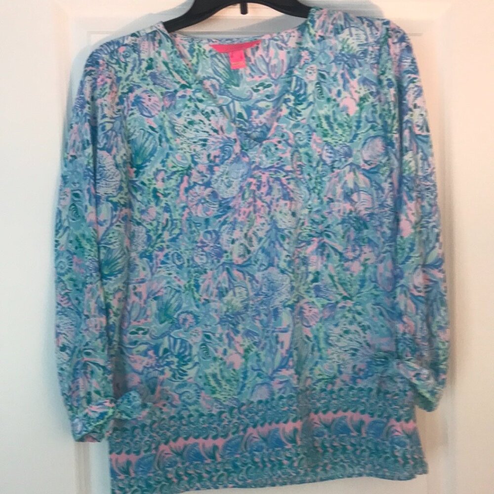 NWOT beautiful Lilly top wrong size for me.